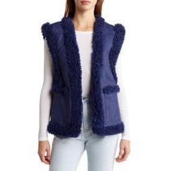 WeWoreWhat Jackets & Blazers - XXL NWT Weworeehat Reversible Sherpa Vest